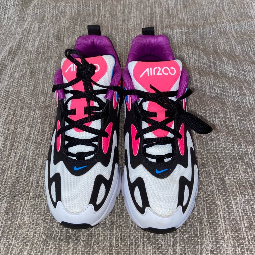 Nike Women’s 4.5Y Air Max 200